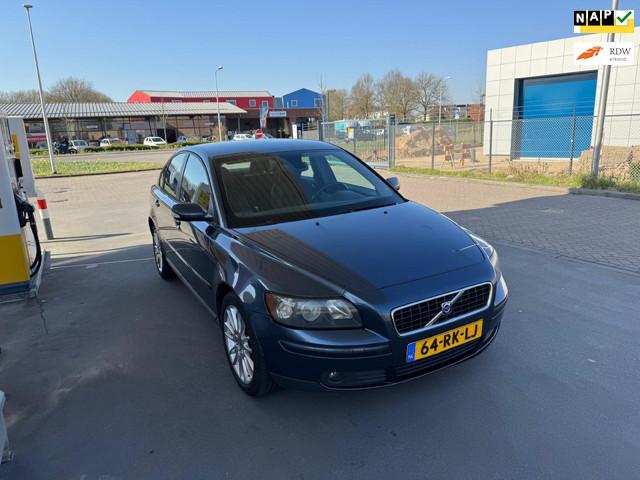 Volvo S40 1.8 Momentum,Nw Model, Alu inleg, ECC, Cruise Cont, Auto's, Volvo, Voorwielaandrijving, Metallic lak, Gebruikt, Zwart