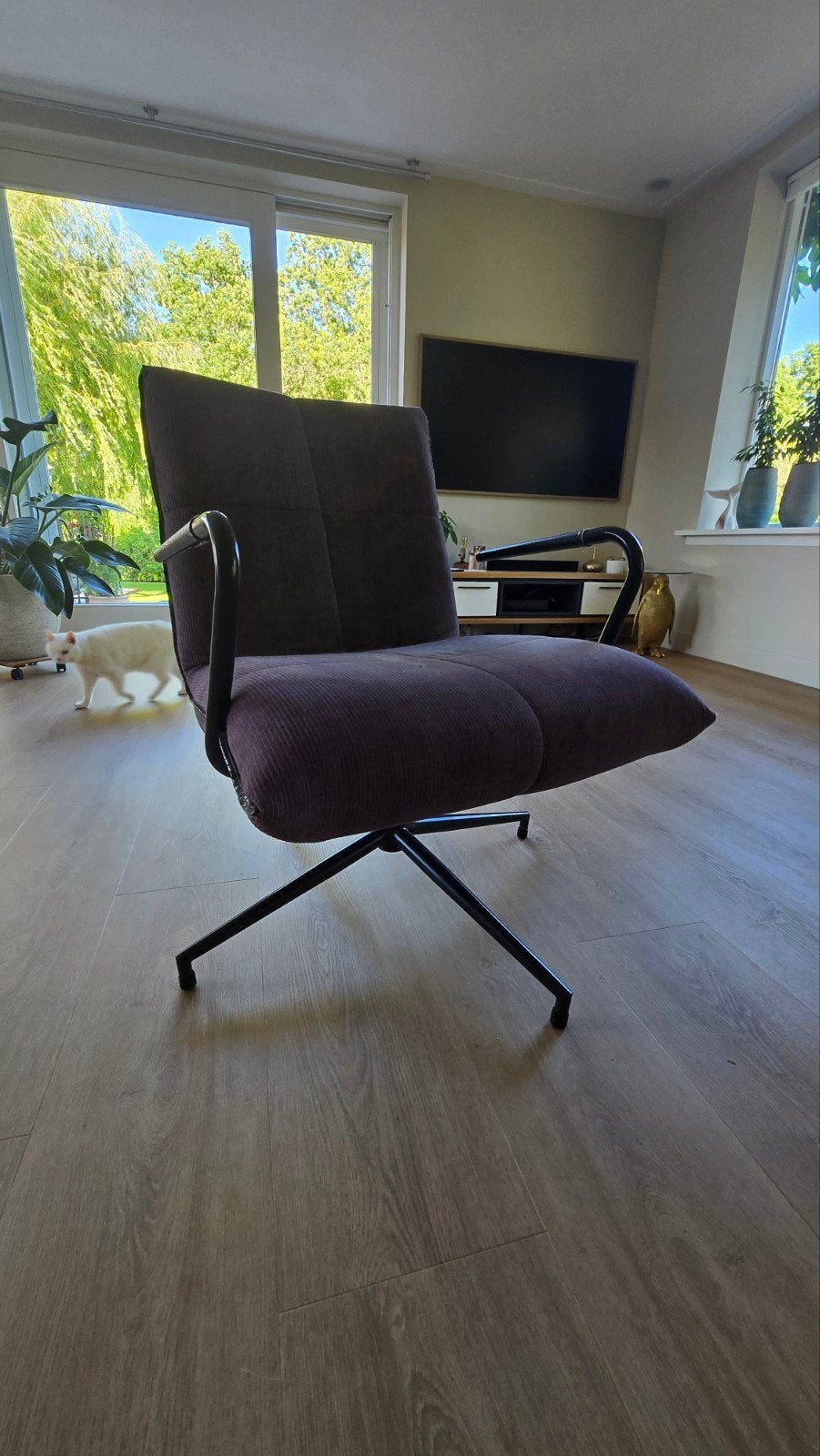 Comfortabele grijze fauteuil met draaivoet, merk Xooon, Ophalen, 75 tot 100 cm, Zo goed als nieuw, Stof