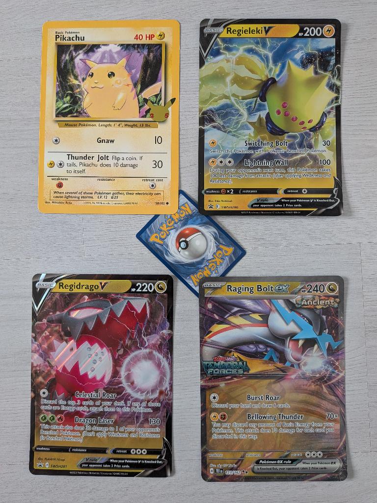 4 Grote Pokemonkaarten, Ophalen, Zo goed als nieuw, Meerdere kaarten