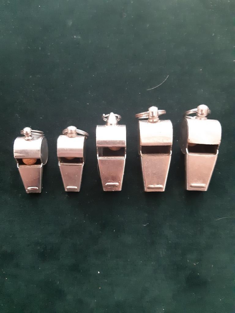 5 fluitjes., Ophalen of Verzenden
