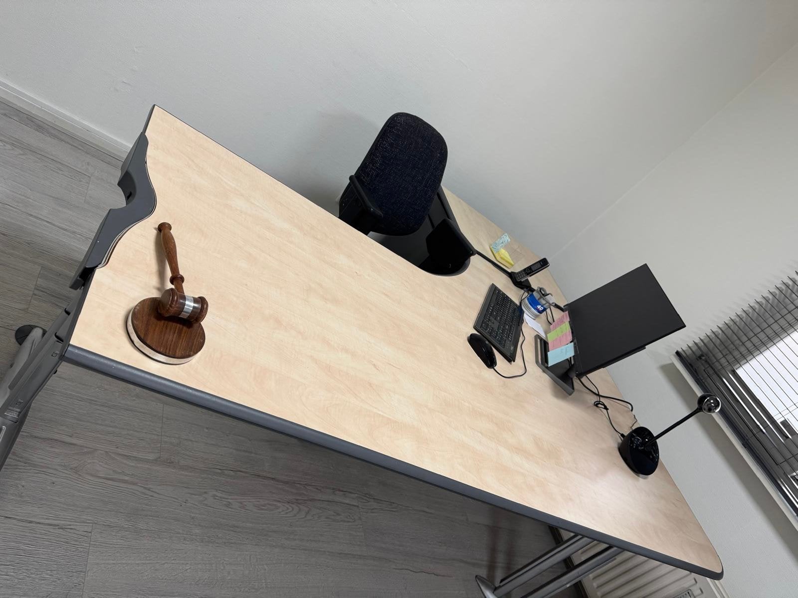 Verstelbare hoekbureau met ladeblok, Ophalen, Hoekbureau, Zo goed als nieuw, In hoogte verstelbaar