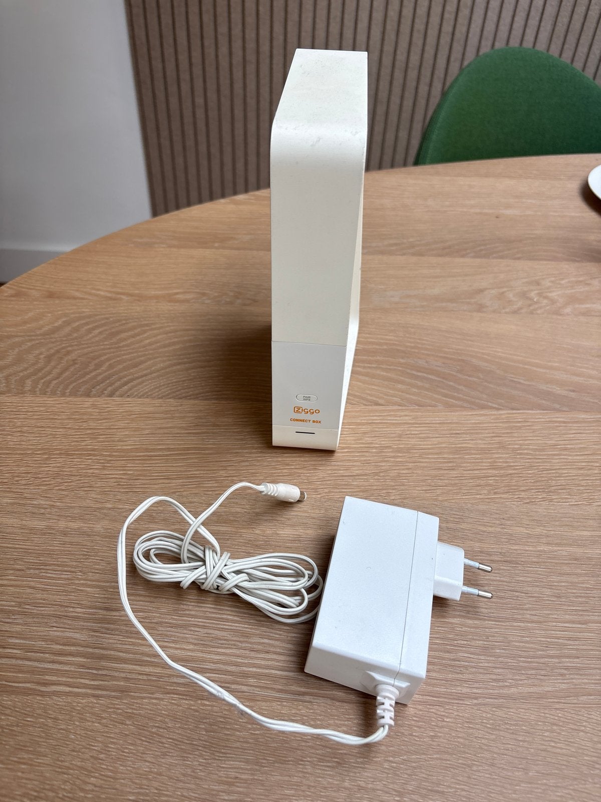 Ziggo Connect Box modem met adapter, Computers en Software, Ophalen of Verzenden, Gebruikt