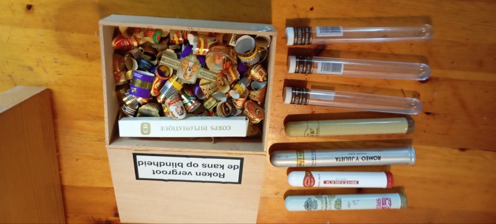 Sigarenkokers, Sigarenbandjes., Verzamelen, Rookartikelen, Aanstekers en Luciferdoosjes, Ophalen of Verzenden, Gebruikt