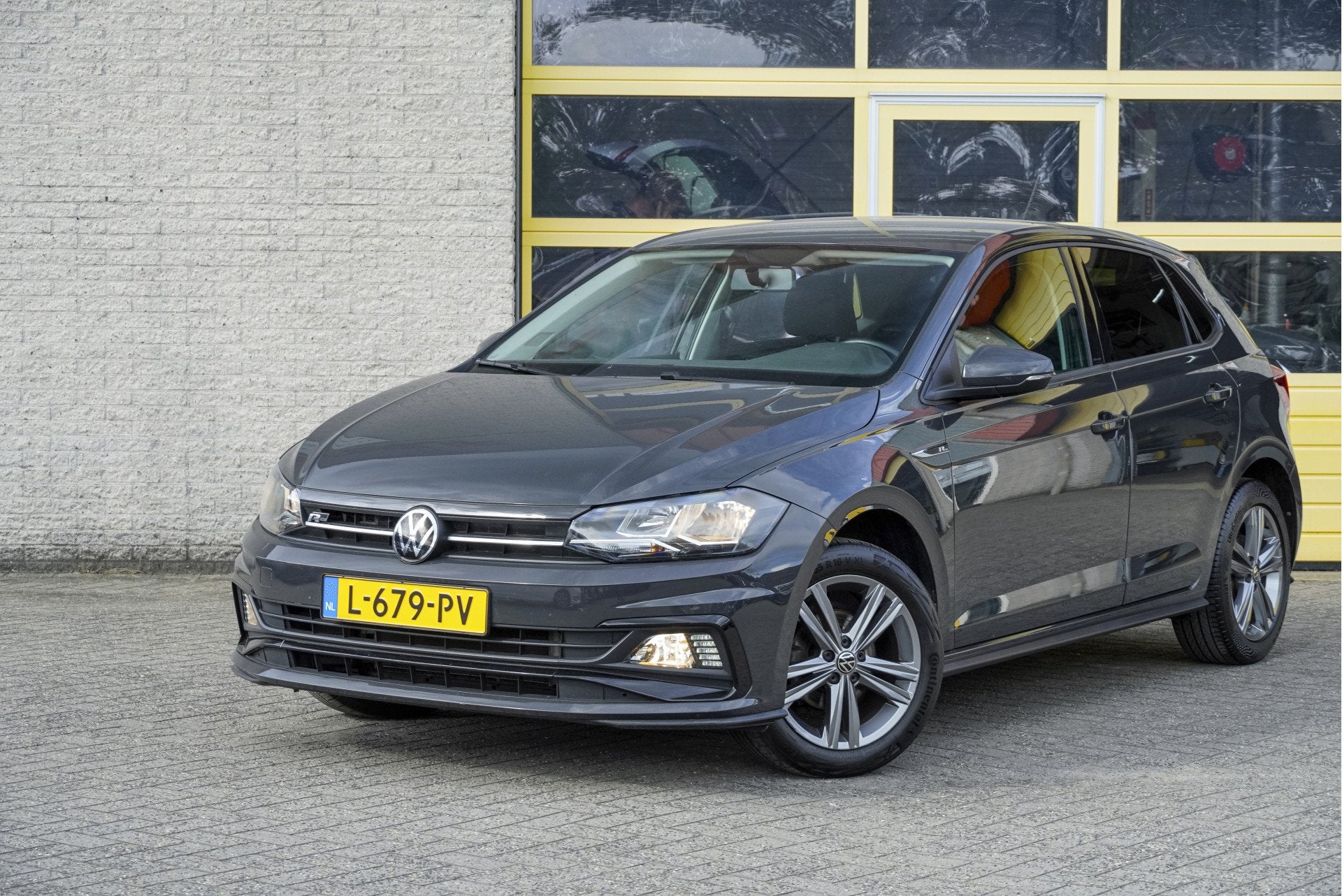 Volkswagen Polo 1.0 TSI 5drs R-Line Edition BJ2021 Lmv 16" |, Voorwielaandrijving, Dealer onderhouden, Gebruikt, 580 kg