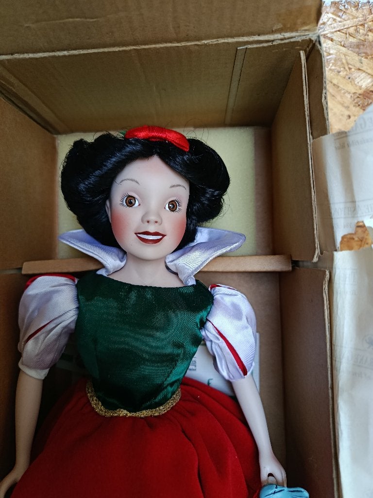 Ashon Drake pop Snow White at Christmas, Verzamelen, Poppen, Ophalen, Pop, Levensecht of Reborn