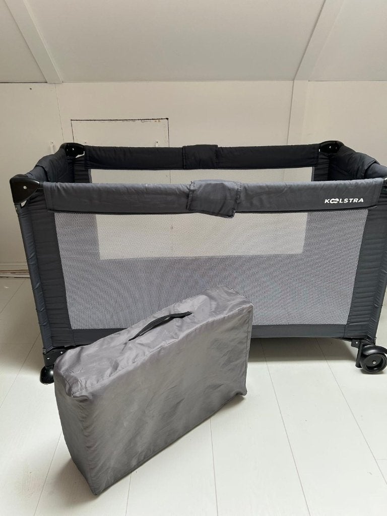 Koelstra Campingbedje inclusief matras, Ophalen, Gebruikt, Reisbedje