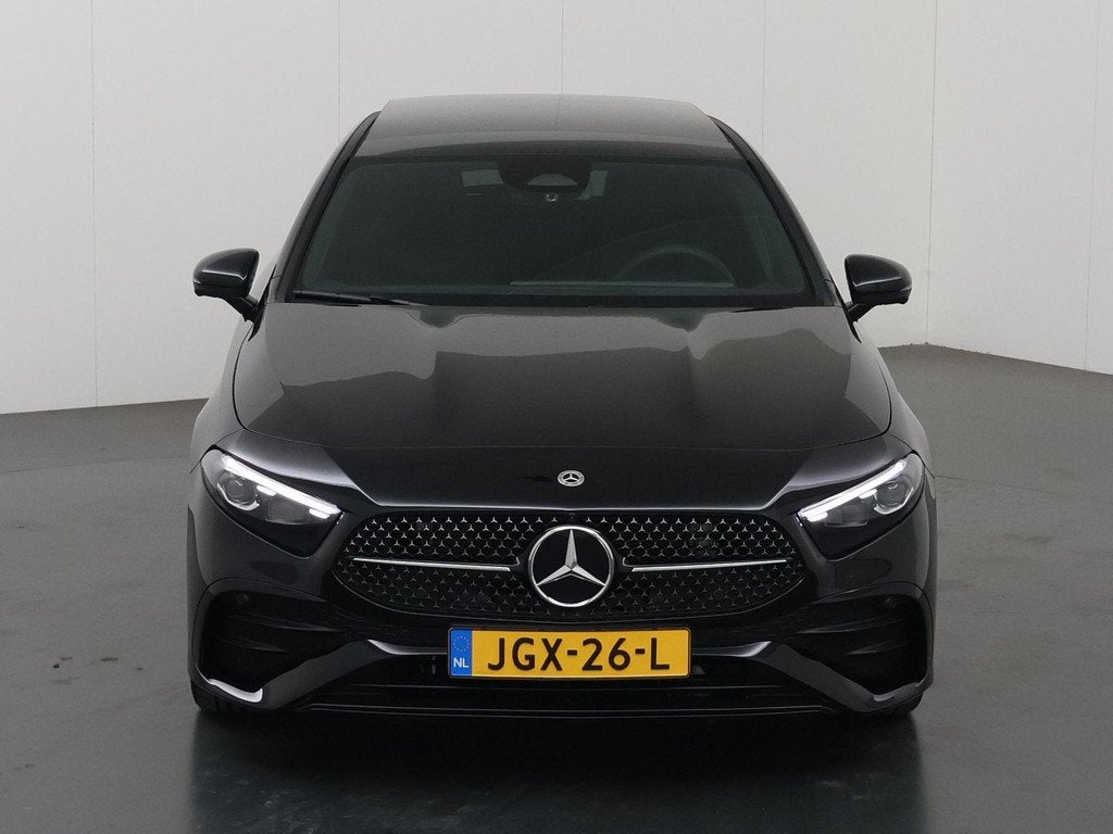 Mercedes-Benz A-klasse 180 Business Solution AMG | Panoramas, Auto's, Mercedes-Benz, 136 pk, 4 cilinders, Zwart, Origineel Nederlands