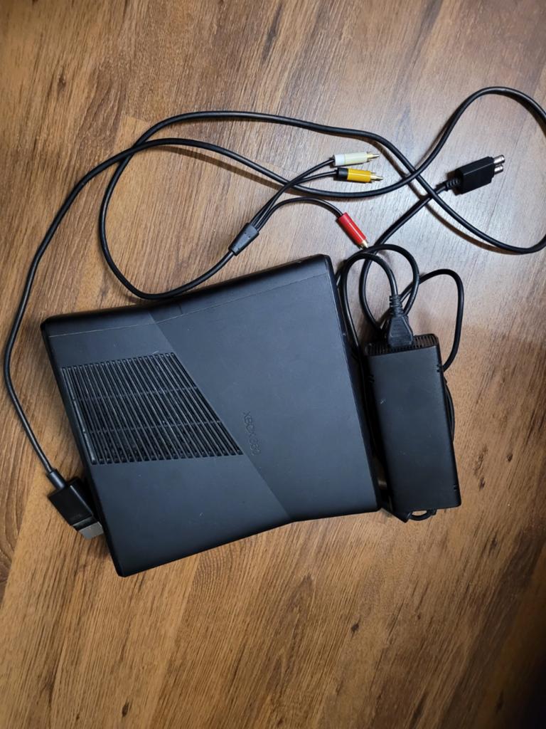 Xbox 360 met games, werkend (controller defect), Spelcomputers en Games, Spelcomputers | Xbox 360, Ophalen of Verzenden, Met 1 controller