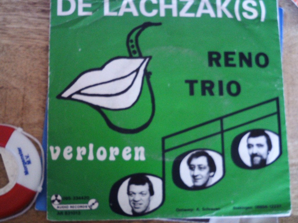 reno trio - de lachzak[s]   23jul, 7 inch, Ophalen of Verzenden, Zo goed als nieuw, Fotohoes
