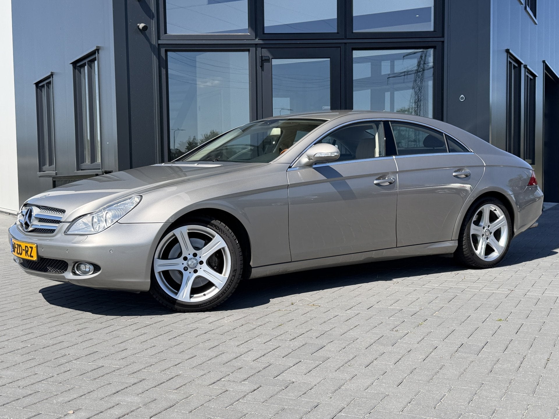 Mercedes-Benz CLS-Klasse 350 CGI Prestige Luchtvering | Geve, Auto's, Automaat, Achterwielaandrijving, Gebruikt, Beige