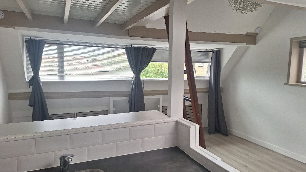 Te huur Studio in Noordwijk aan zee ( voor 1 student ! ), Huizen en Kamers, 20 tot 35 m², Leiden