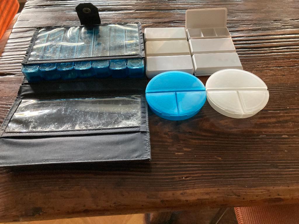 Medicijnen doosje voor 1 week met dagen erop 3 3-vaks doos, Diversen, Verpleegmiddelen, Ophalen of Verzenden, Zo goed als nieuw