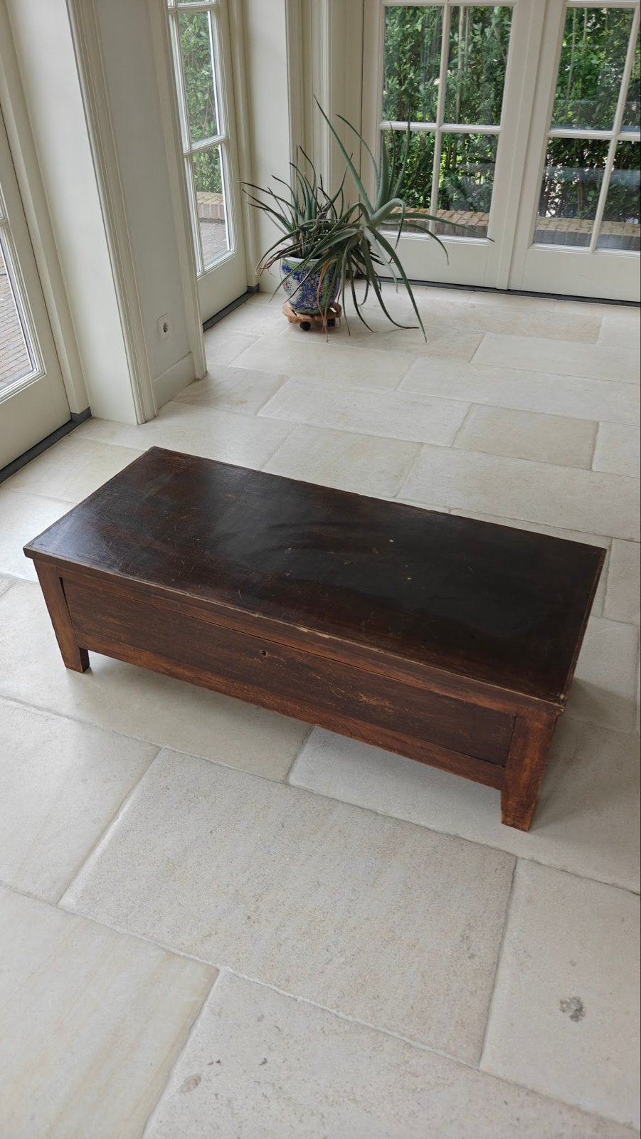 Antieke dekenkist / opbergkist van donker hout, Ophalen
