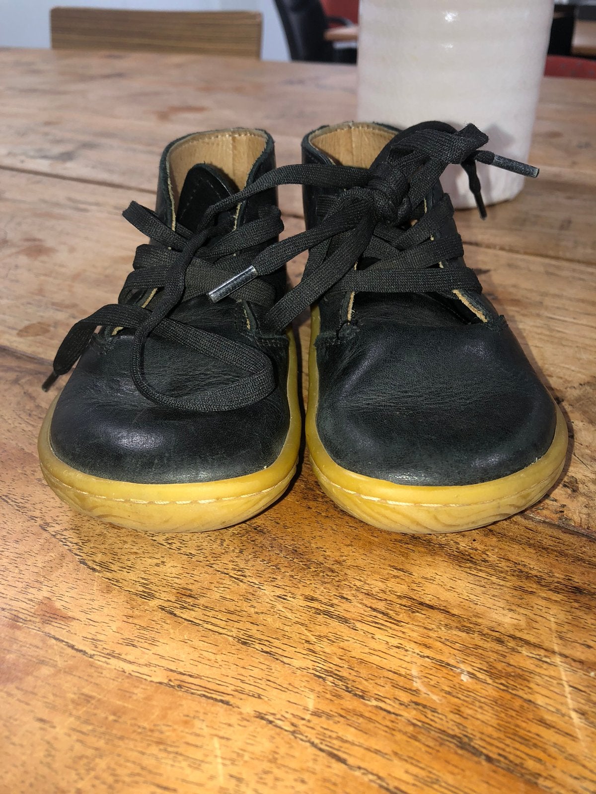 Vivobarefoot schoenen maat 25 - uitstekende staat, Kinderen en Baby's, Ophalen of Verzenden, Zo goed als nieuw, Jongen of Meisje
