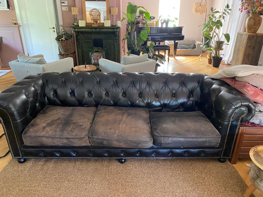 Zwarte leren Chesterfield bank - Klassiek en robuust, Ophalen, Gebruikt, Driepersoons, Rechte bank