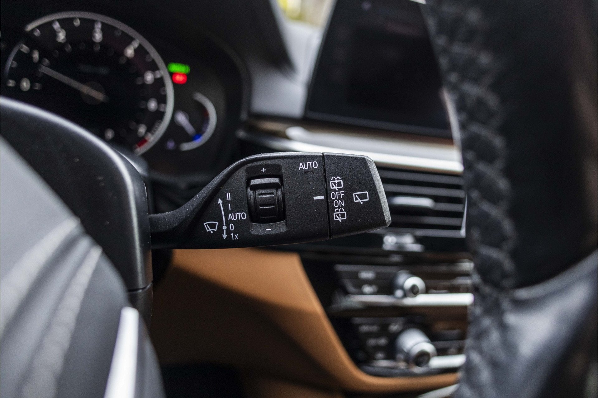 Foto 35 van BMW 5 Serie Touring 520i High Executive luxery
