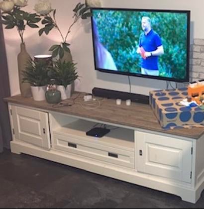 Boomstam meubels: salontafel en tv-meubel, Ophalen