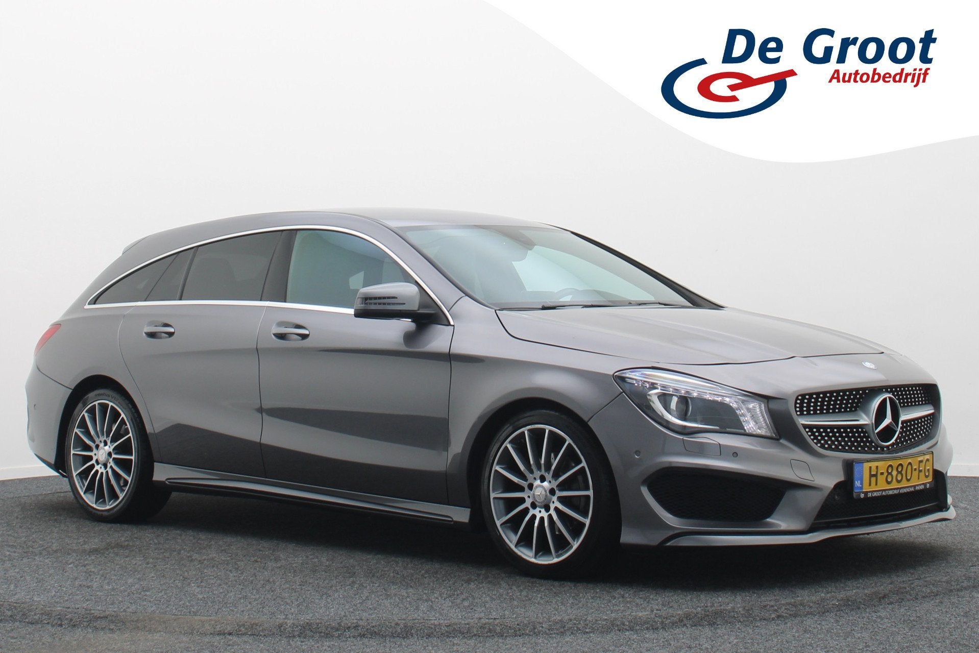 Mercedes-Benz CLA-Klasse Shooting Brake 180 AMG Bi-Xenon, H&, CLA, 730 kg, Gebruikt, 4 cilinders