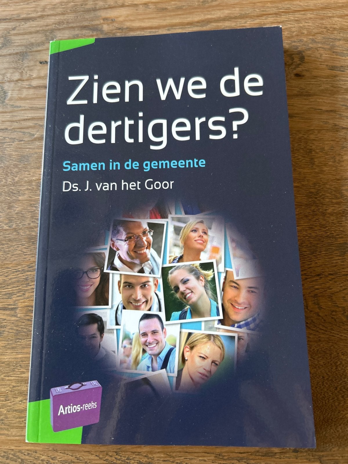 Zien we de dertigers? Samen in de gemeente - Ds. J. van het, Ophalen of Verzenden, Zo goed als nieuw, Christendom | Protestants