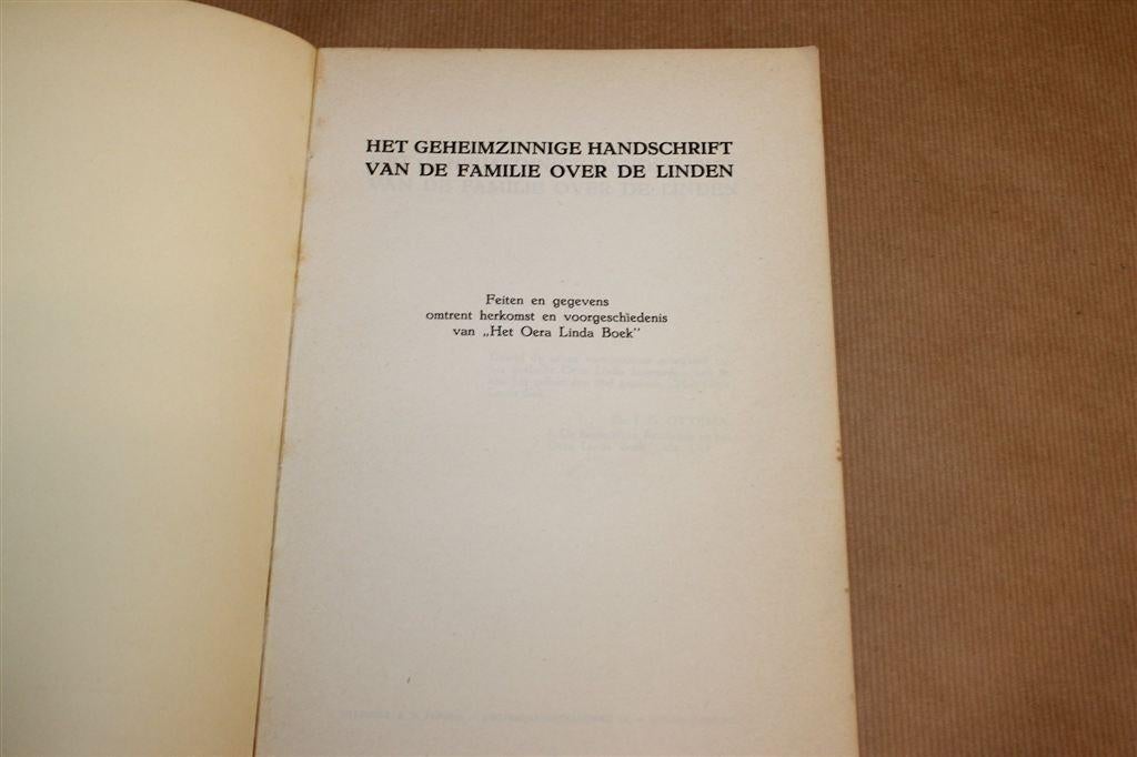 Geheimzinnige Handschrift Over de Linden — Oera Linda 1949, Boeken, Ophalen of Verzenden, Gelezen