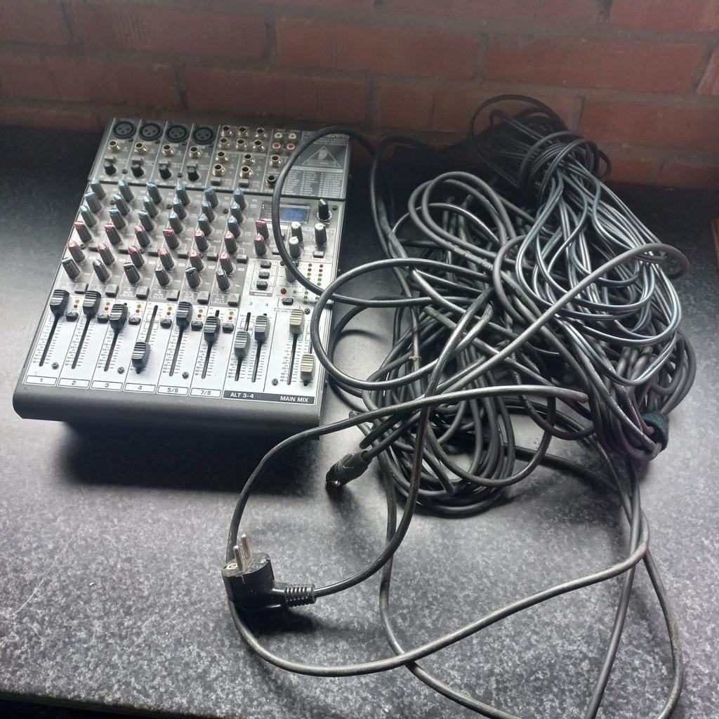 Behringer Xenyx 1204FX Mixer met kabels, Muziek en Instrumenten, Mengpanelen, Gebruikt, 5 tot 10 kanalen, Microfooningang, Ophalen of Verzenden