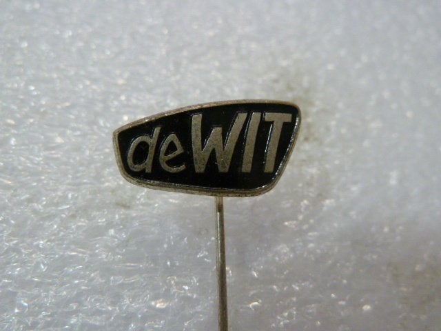 Vintage 'de WIT' Speldje - Zwart en Goudkleurig, Ophalen of Verzenden, Gebruikt, Overige onderwerpen, Speldje of Pin