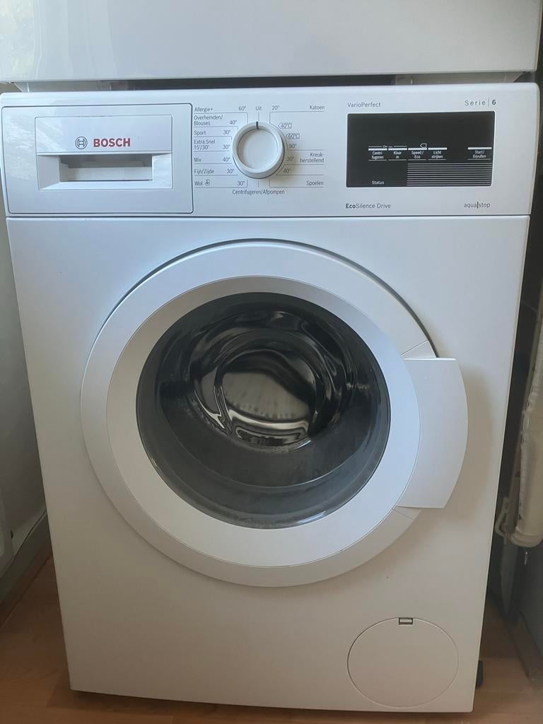Bosch Serie 6 VarioPerfect Wasmachine WNAT323471, Witgoed en Apparatuur, Wasmachines, Ophalen, Zo goed als nieuw, Voorlader, Wolwasprogramma