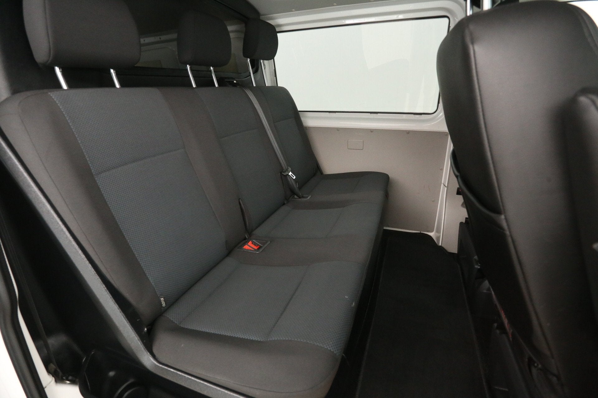 Volkswagen Transporter 2.0 TDI L2H1 140PK | Dubbele Cabine |, Auto's, Bestelauto's, Euro 5, Stof, Gebruikt, 4 cilinders