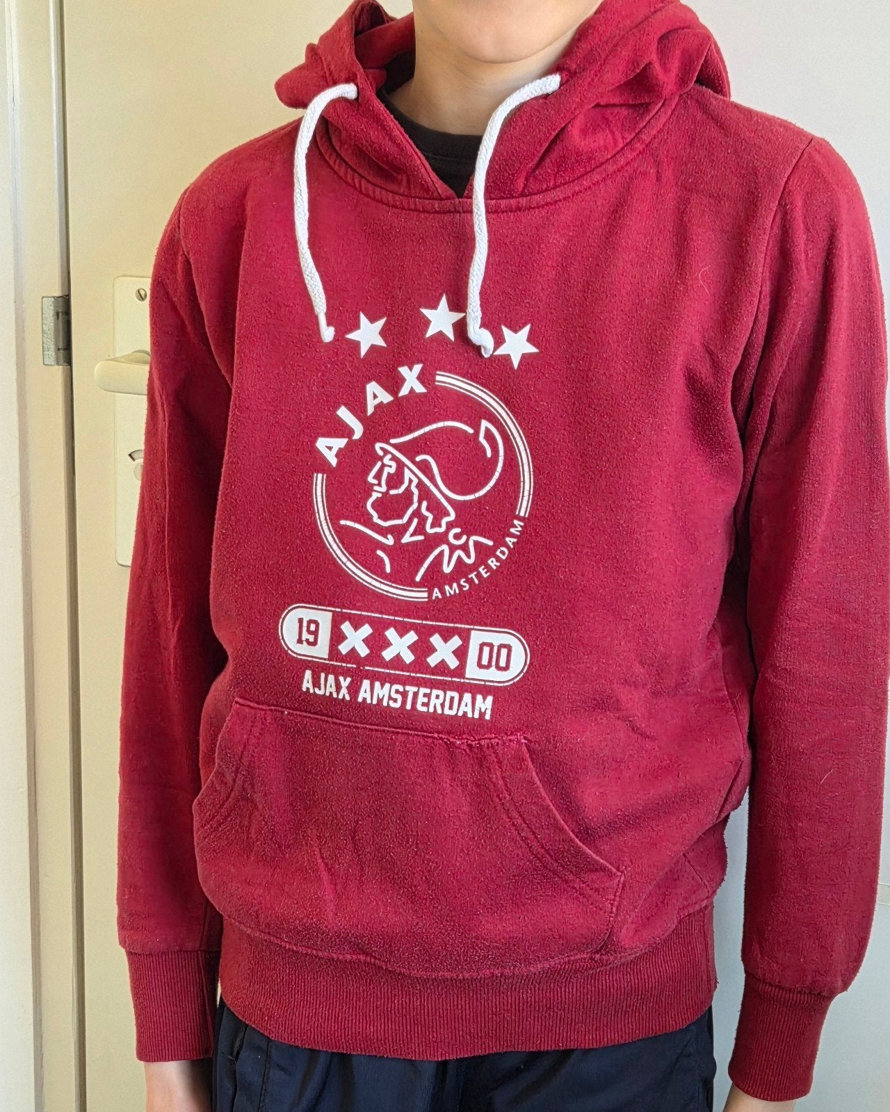 Leuk rood Ajax truitje maat 140 - Ideaal voor jonge fan!, Ajax, Gebruikt, Jongen of Meisje, Trui of Vest