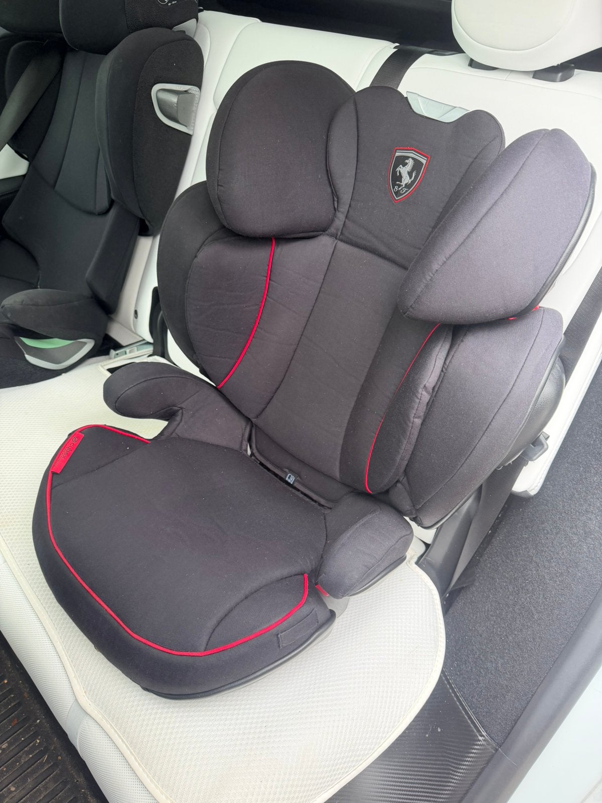 Cybex Ferrari autostoeltje 15-36 kg met Isofix, Autogordel of Isofix, Gebruikt, 15 t/m 36 kg, Zijbescherming