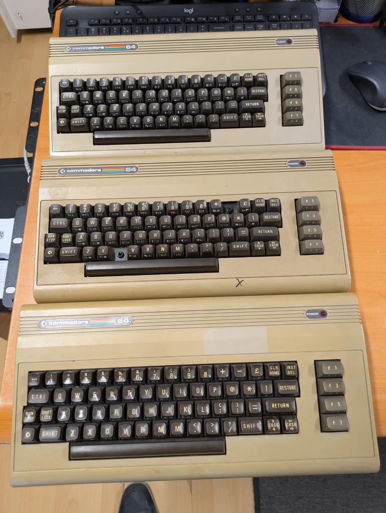 3 stuks C64 behuizingen, Ophalen of Verzenden