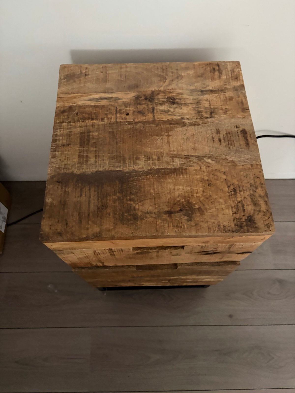 2 Massief mangohouten nachtkastjes met 2 laden, Ophalen, Minder dan 50 cm, Gebruikt, 1 of 2 laden