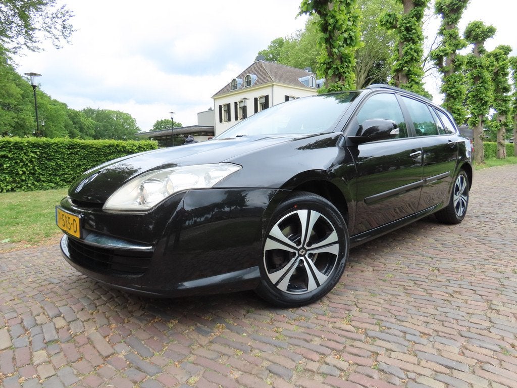 Renault Laguna Estate 2.0 16V Corporate Ecc Xenon Pdc Lm Vel, Auto's, Renault, Laguna, 4 cilinders, Zwart, 1365 kg