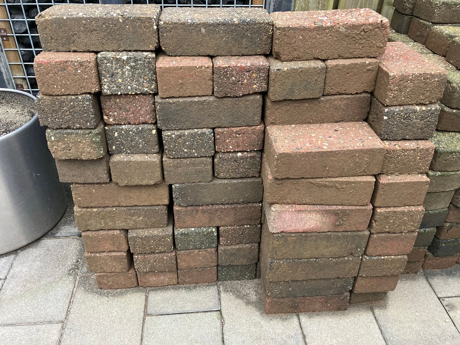 Gebruikte betonnen klinkers voor tuin of oprit, Tuin en Terras, Gebruikt, Klinkers, Ophalen of Verzenden, 10 m² of meer