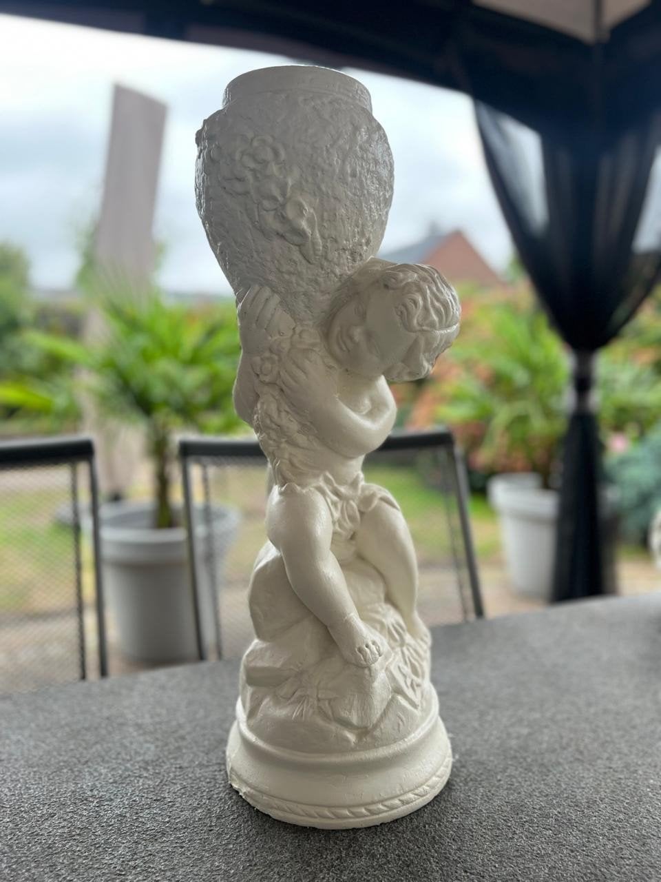 Decoratieve beelden: putto en vrouw met manden, Ophalen, Zo goed als nieuw, Wit, Klassiek