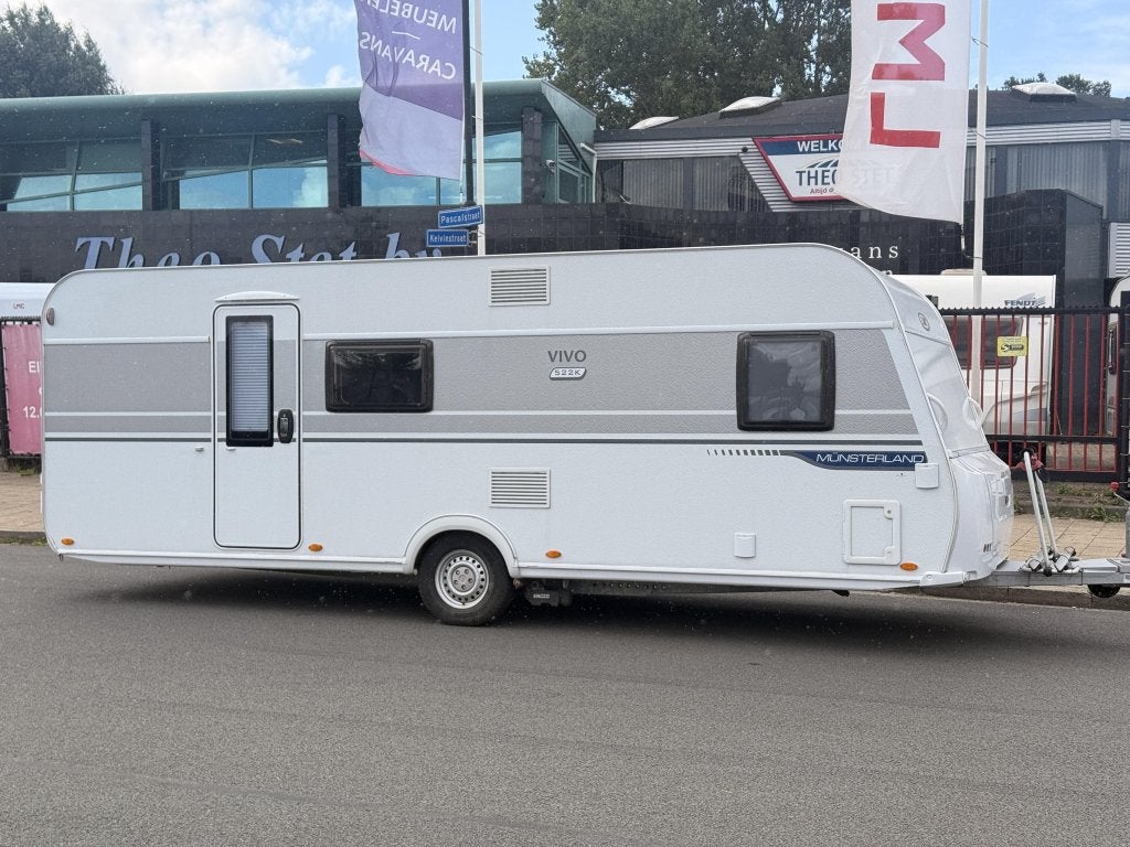 LMC Vivo 522 K met mover accu pakket en voortent!!, Caravans en Kamperen, Caravans, Rondzit, Overige typen, Bedrijf, Schokbreker