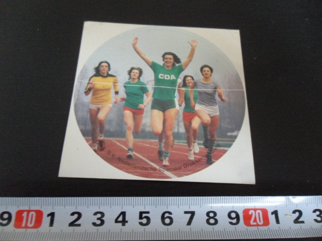 sticker Politiek CDA  hardlopen vrouwen  BUS413 *, Ophalen of Verzenden, Zo goed als nieuw