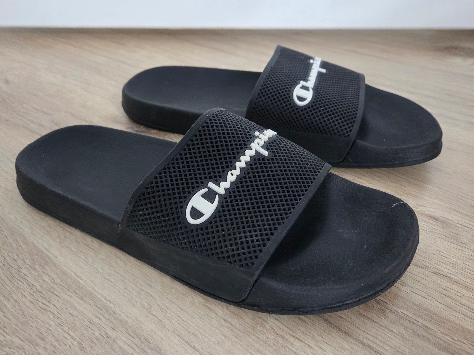 Champion slippers maat 43.5-44, Kleding | Heren, Schoenen, Slippers, Zwart, Champion, Ophalen of Verzenden