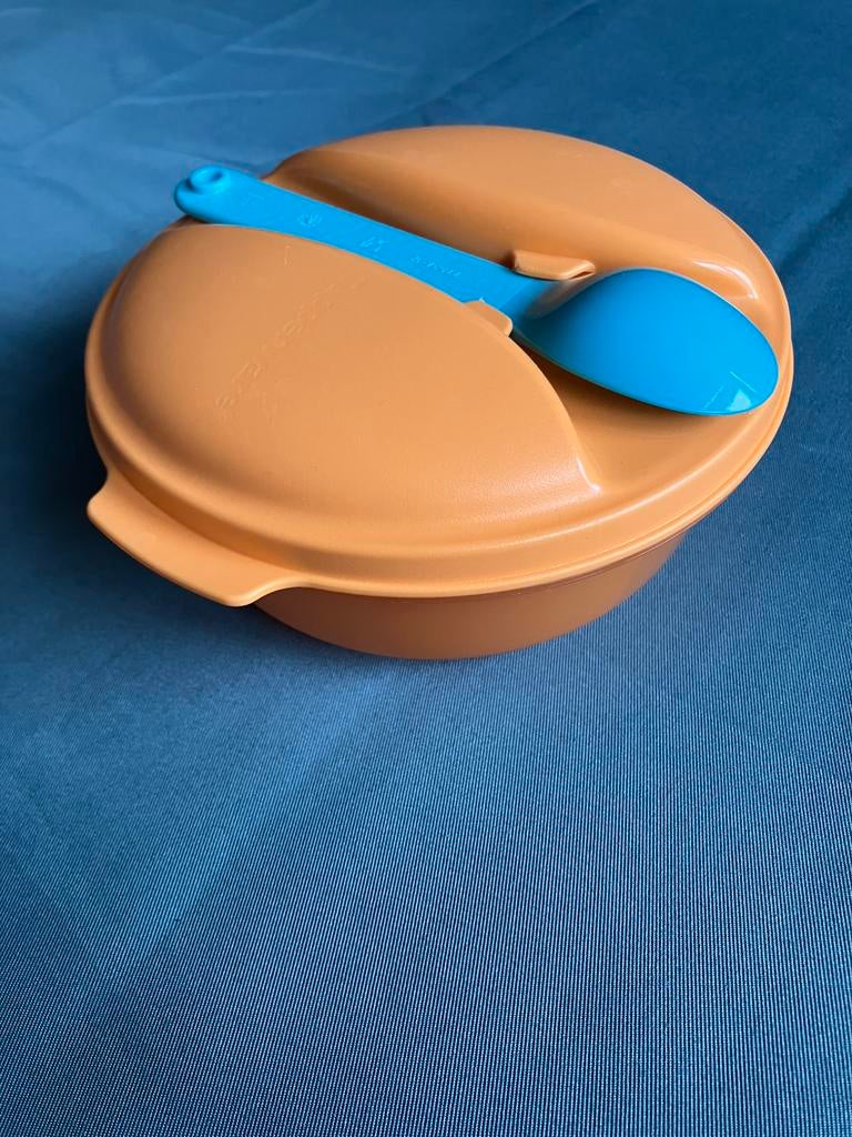 NIEUW Tupperware bord 600 ml + bestek, Huis en Inrichting, Ophalen of Verzenden, Nieuw, Oranje, Overige typen