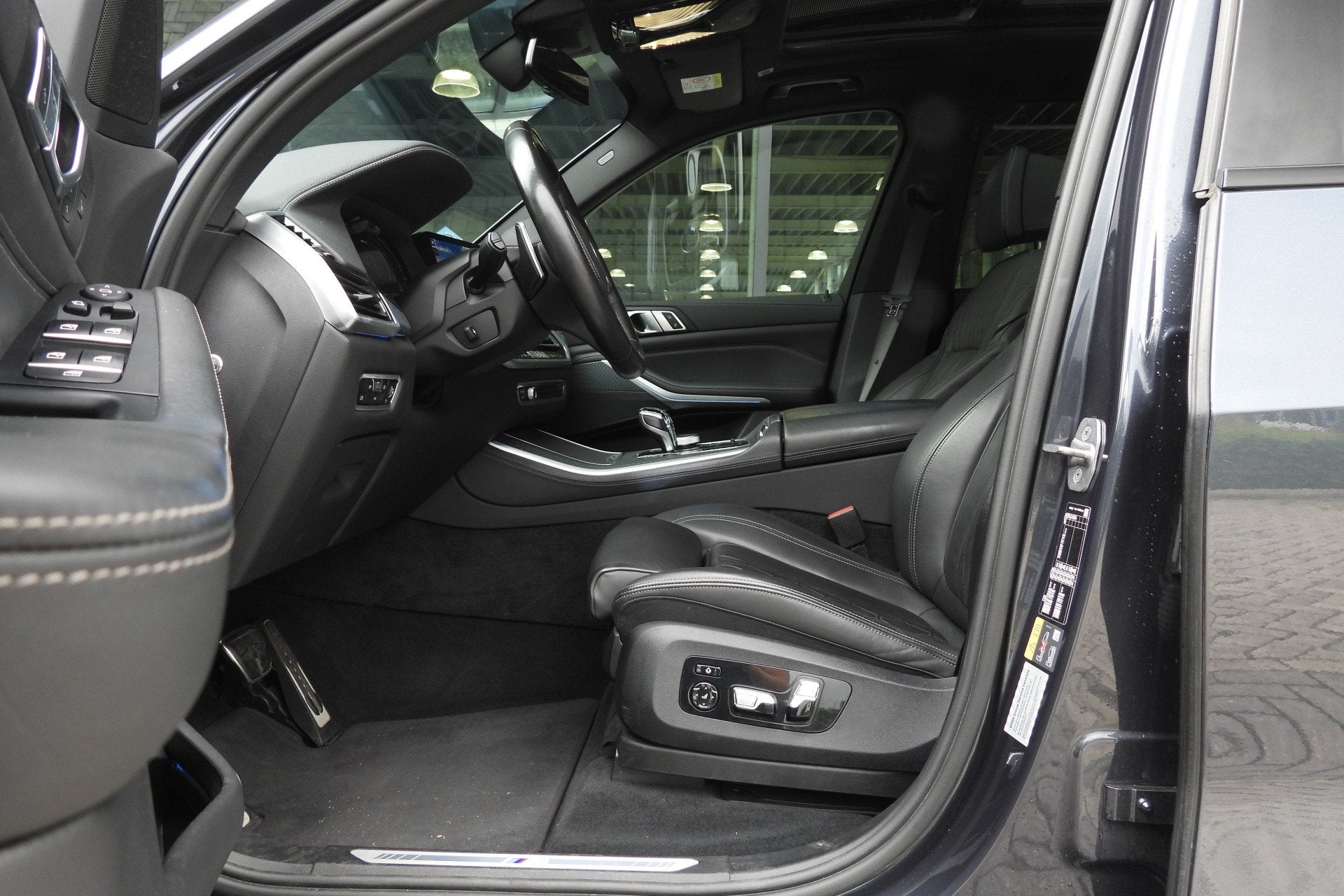 BMW X5 xDrive45e M Sport Automaat / Trekhaak / Panoramadak S, Gebruikt, 394 pk, Met garantie (alle), Leder