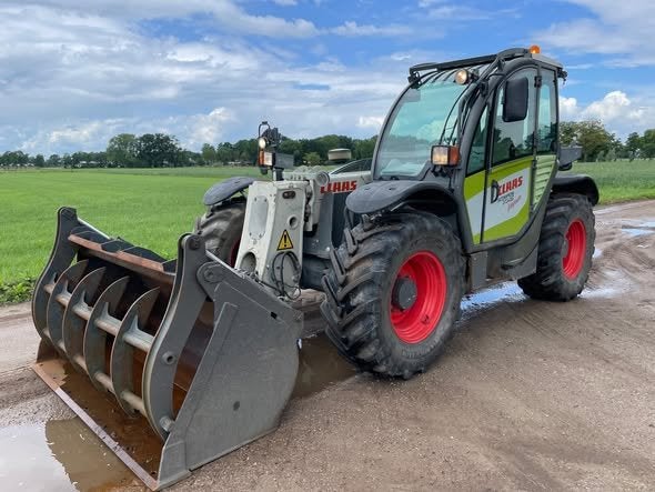 Claas Scorpion 7045 Verreiker (bj 2008), Wiellader of Shovel
