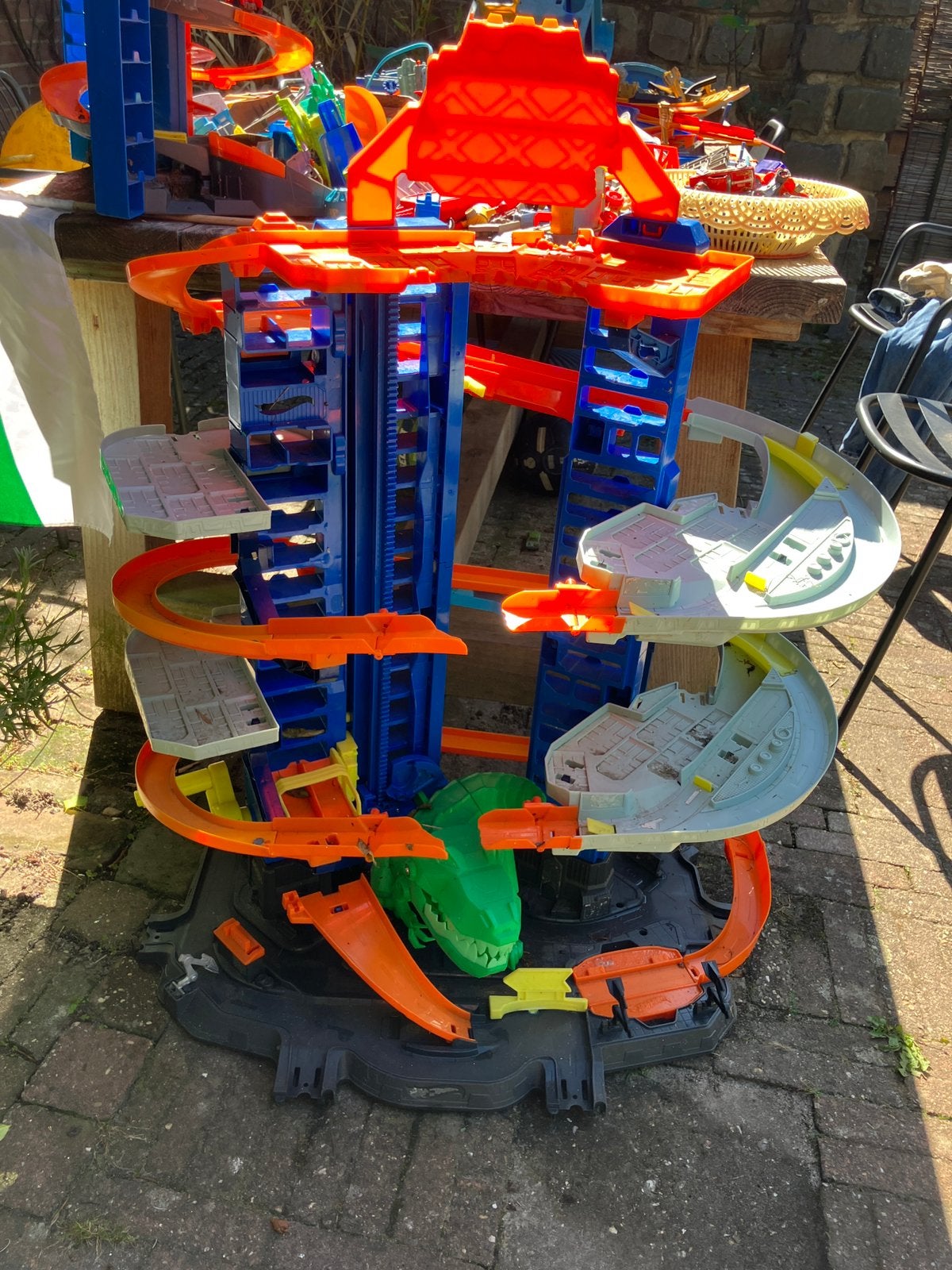Hotwheels 2x garage, banen, auto’s, ontelbaar veel, Kinderen en Baby's, Speelgoed | Racebanen, Ophalen, Zo goed als nieuw, Handmatig