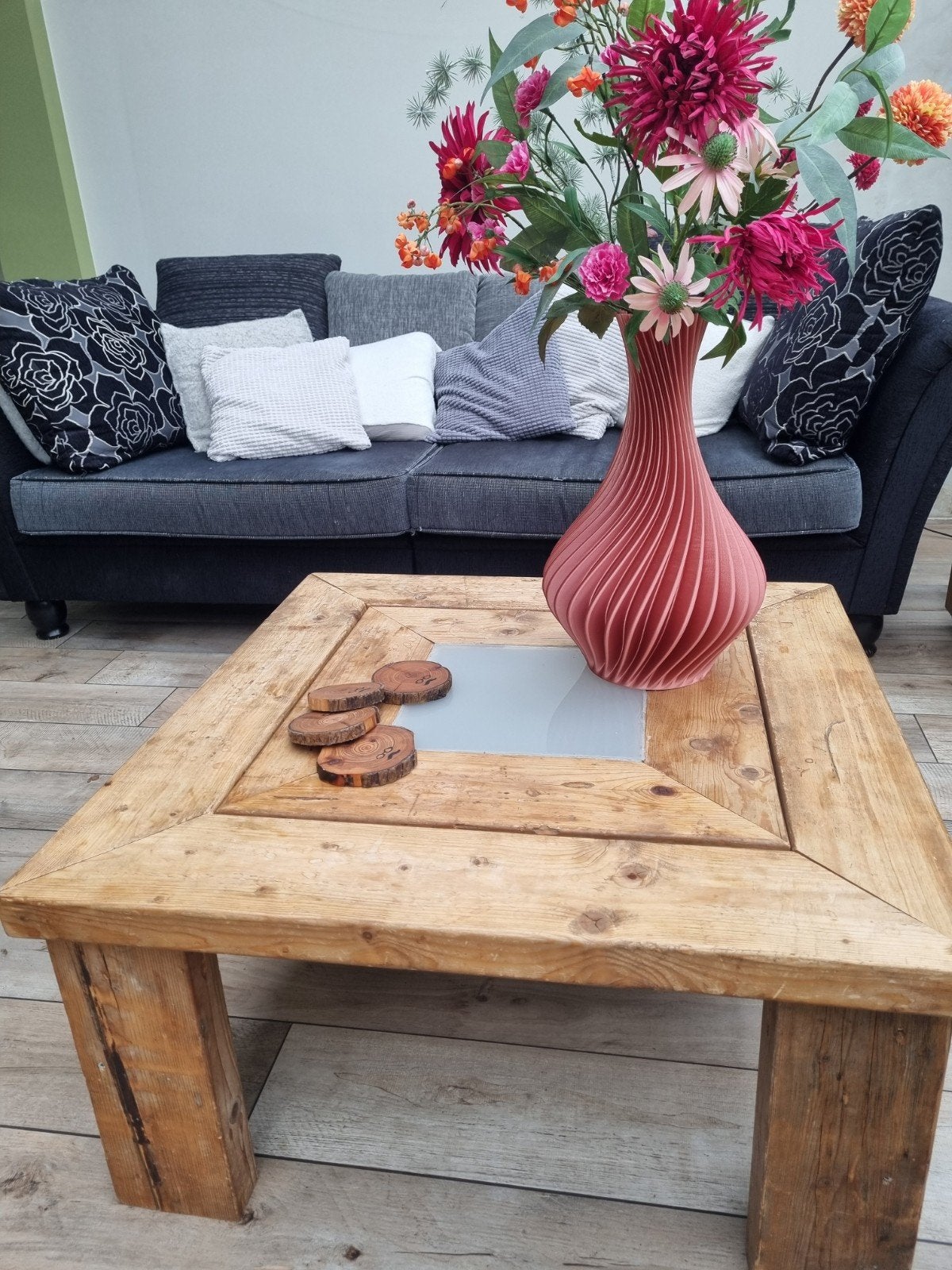 Salontafel van massief hout met plexi glazen inleg, Ophalen, Gebruikt, 50 tot 100 cm, Landelijke, industriele, robuuste stijl