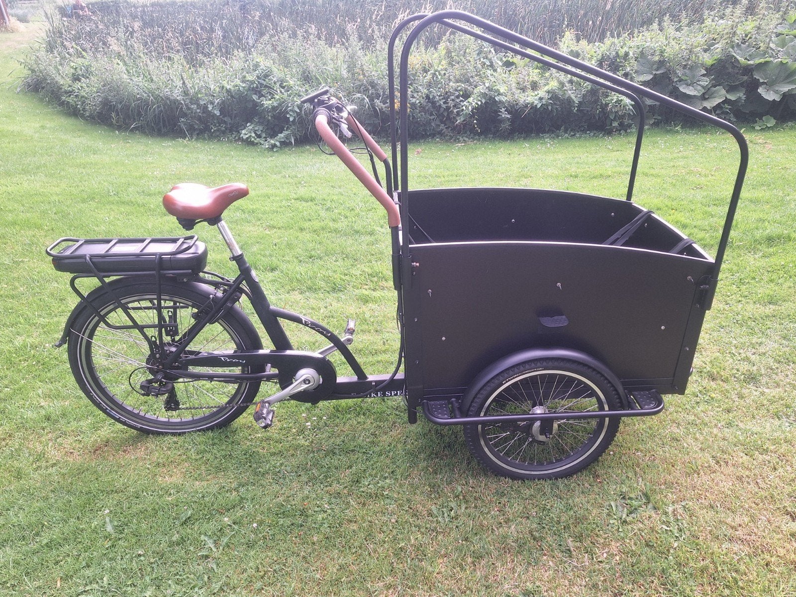 Vogue Troy electrisch 1680 km!! Nette bakfiets met regenhoes, Overige merken, 4 kinderen of meer, Huif, Nieuw