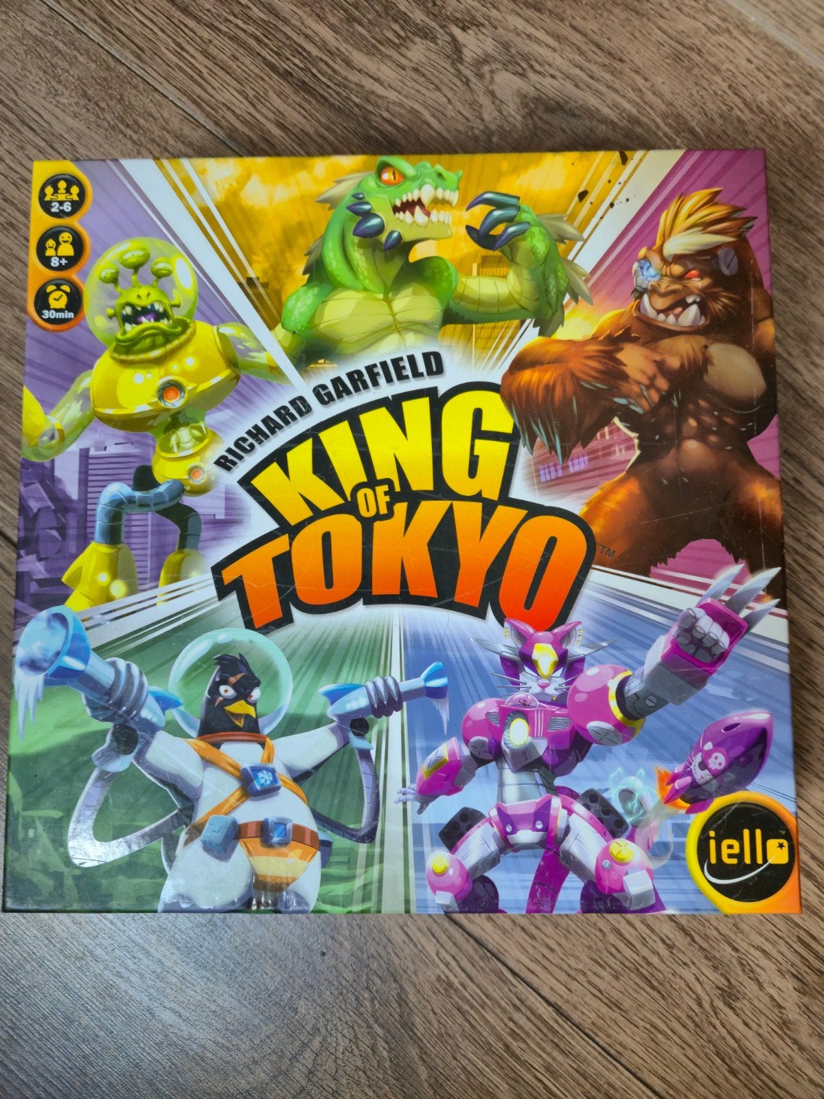 King of Tokyo, Vijf spelers of meer, Ophalen of Verzenden, Gebruikt, IELLO