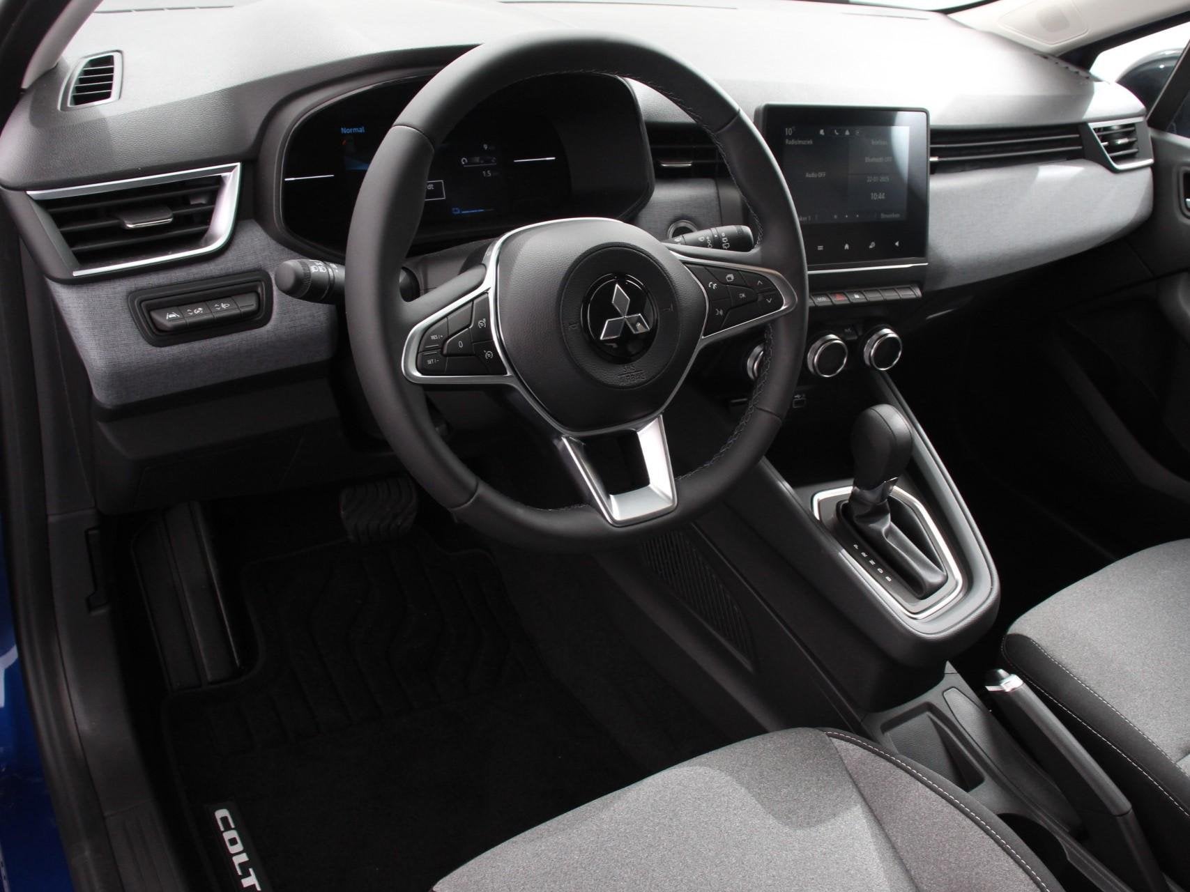 Mitsubishi Colt 1.6 HEV Automaat Intense DEMO ! Navigatie Ap, Stof, Gebruikt, 4 cilinders, Blauw