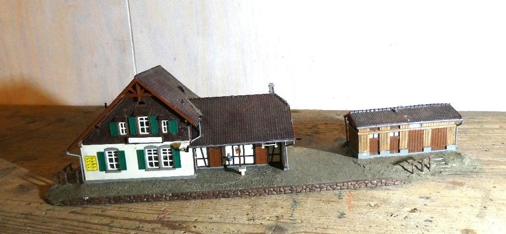 Station Laufenmühle, Faller stukje berg met waterrad, Gelijkstroom of Wisselstroom, Brug, Tunnel of Gebouw, Zo goed als nieuw