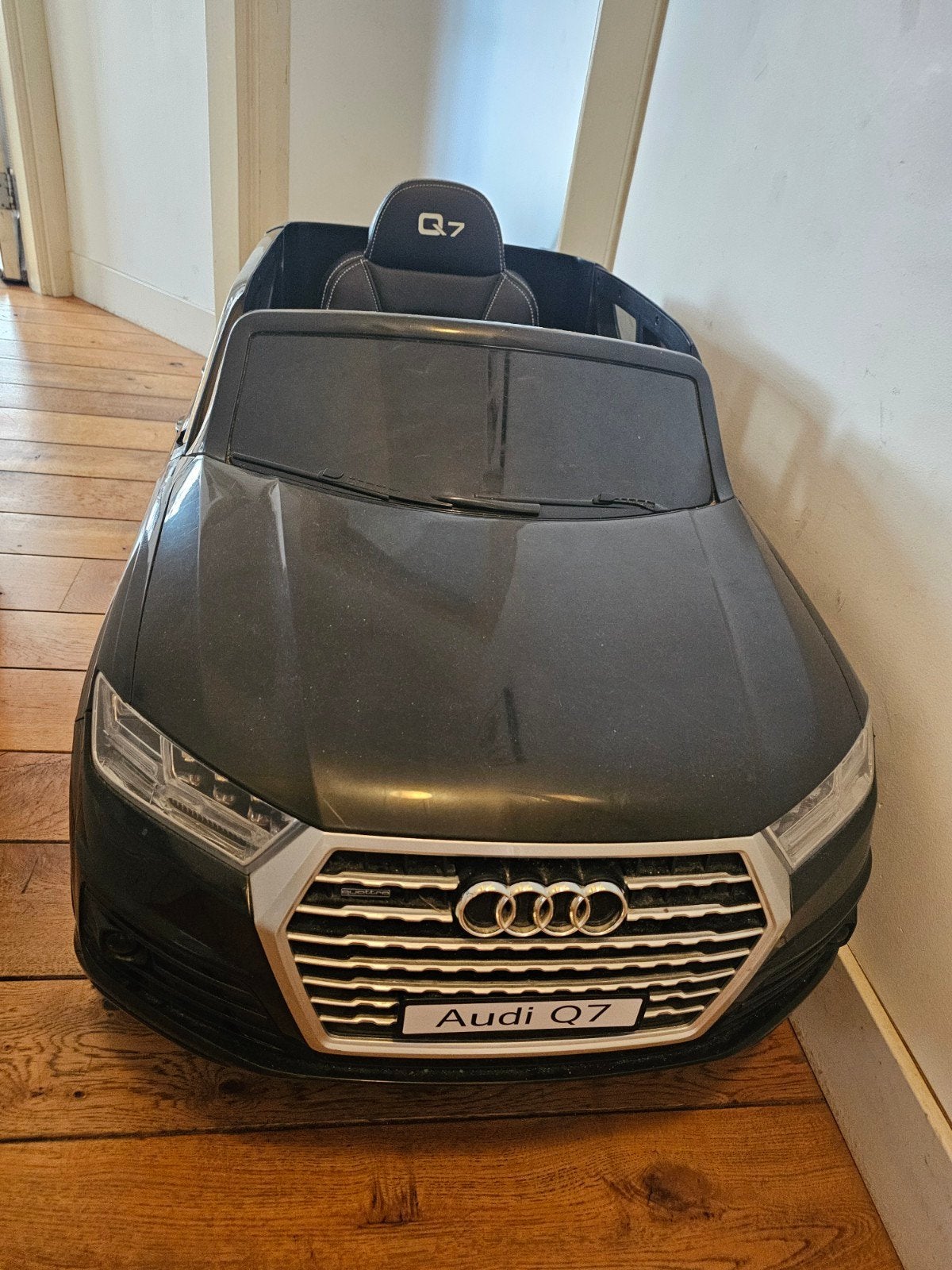 Audi Q7 kinderauto - Elektrisch en stoer, Ophalen of Verzenden, Gebruikt, Loopvoertuig