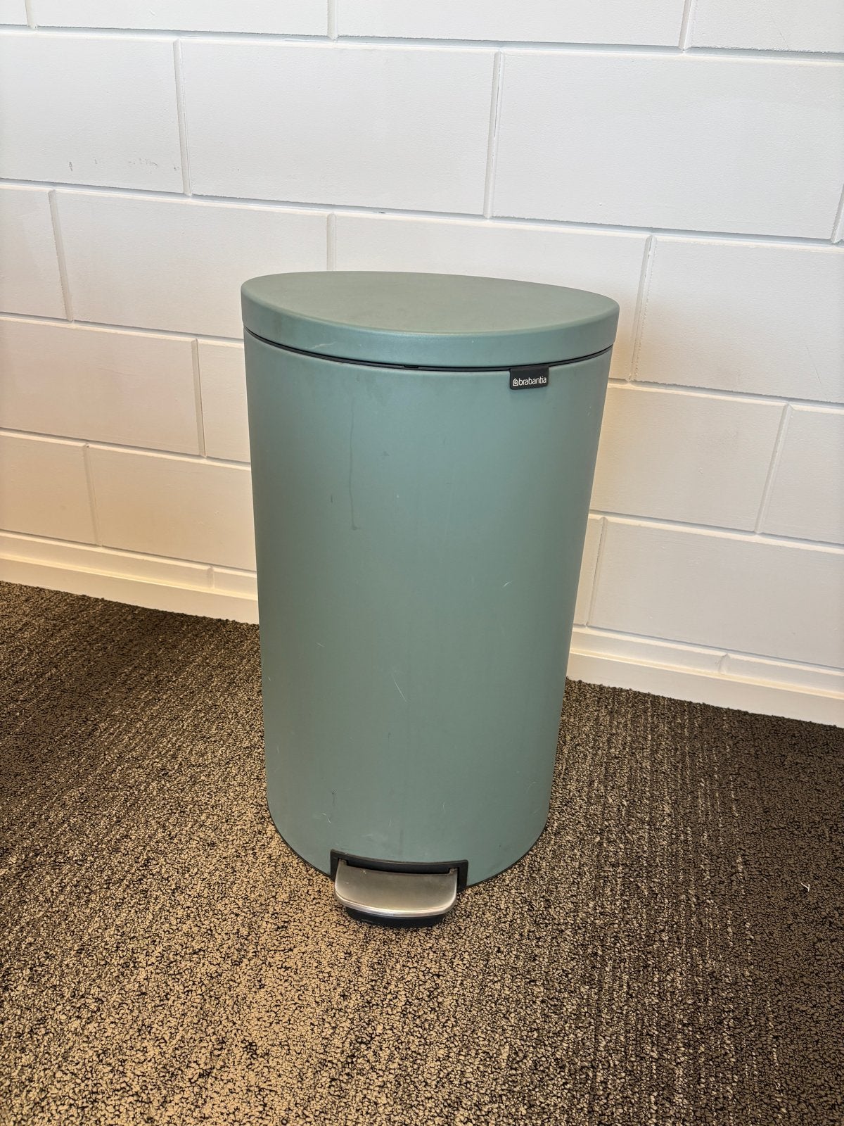 Brabantia prullenbak met pedaal, Ophalen, 50 – 75, Met pedaal, Zo goed als nieuw