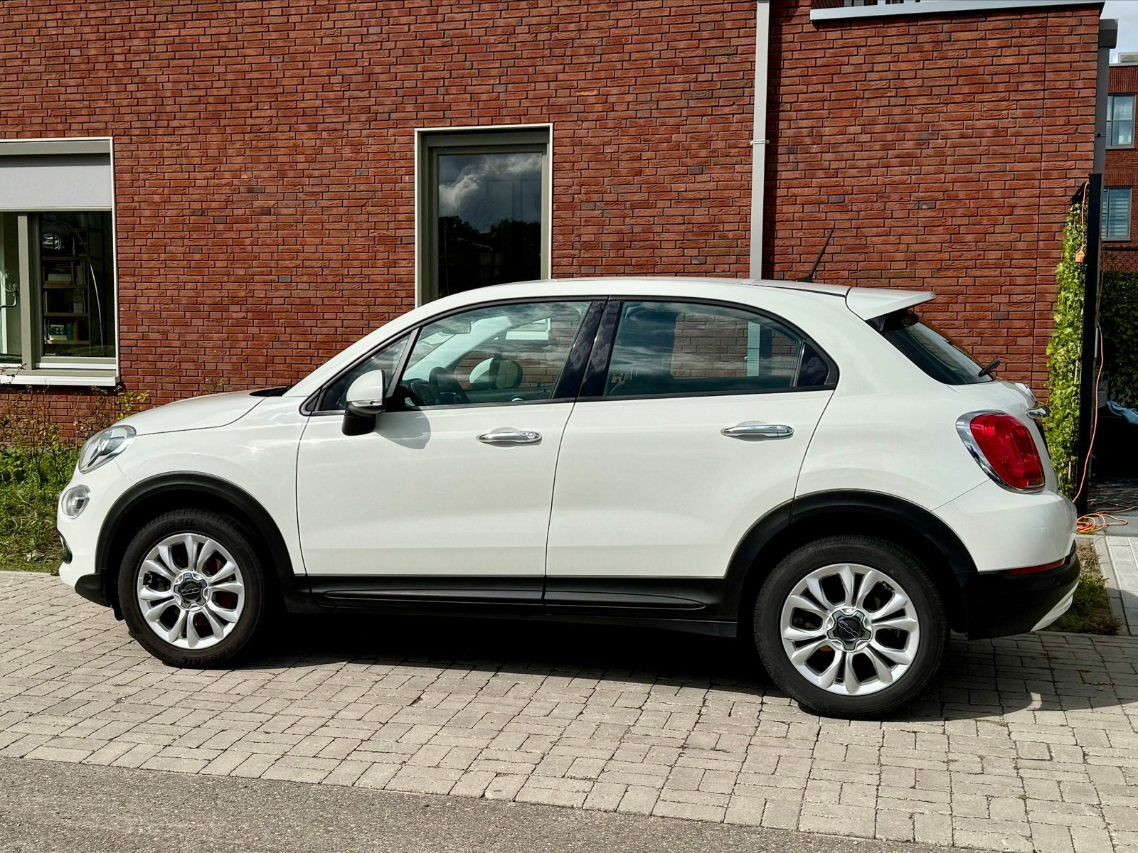 Fiat 500X 1.6 Holiday 110PK, 2017 Wit Z.G.O.H. APK 07/27, Auto's, Fiat, Voorwielaandrijving, Stof, Navigatiesysteem, Zwart